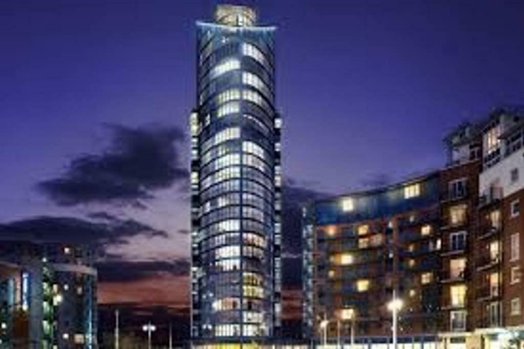 Utopia 007 Apartment Portsmouth Bagian luar foto